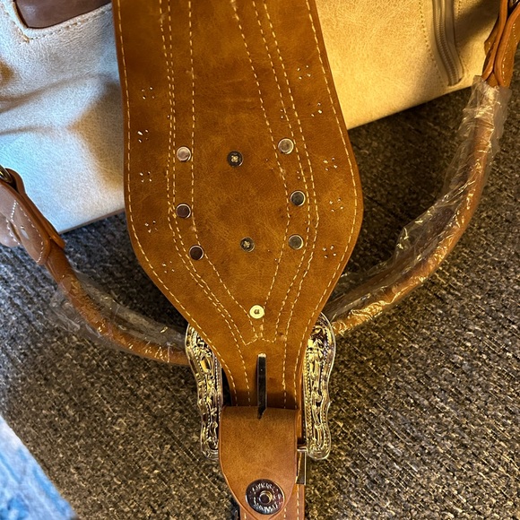 ‘Not Your First Rodeo’ Handbag. - Picture 4 of 10
